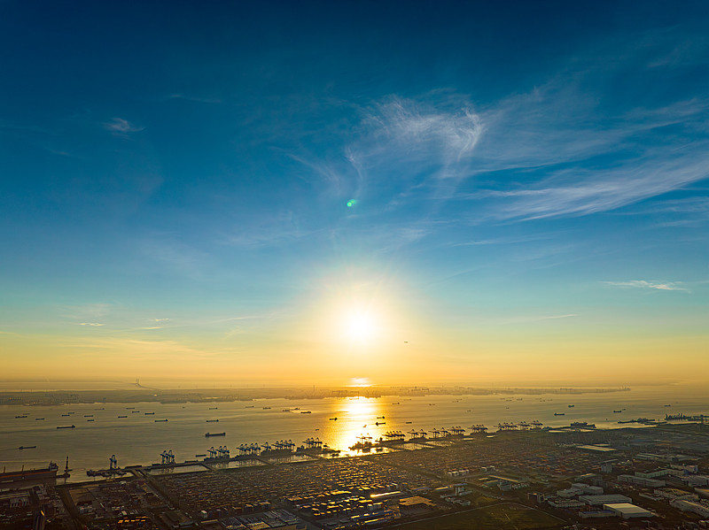 俞建华到首都机场海关调研慰问