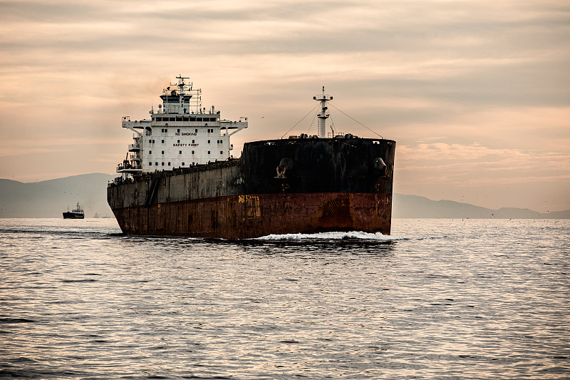 阿联酋新税规定:个人进口超300迪征收关税;烟草税率翻倍 阿联酋新税规定:个人进口超300迪征收关税;烟草税率翻倍