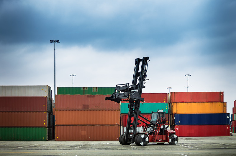 “烟台—中东”件杂货航线开通 开辟出海新通道