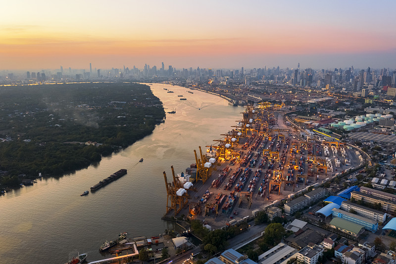 需求下滑，船司大面积停航！2M联盟一亚欧航线，仅有一艘船舶在运营！