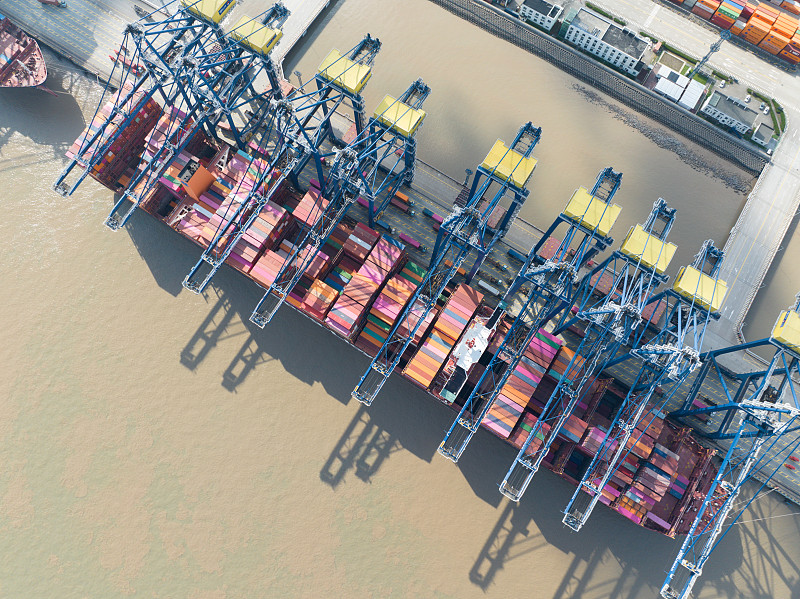 寄快递到国外，国际快递和国际专线怎么选？