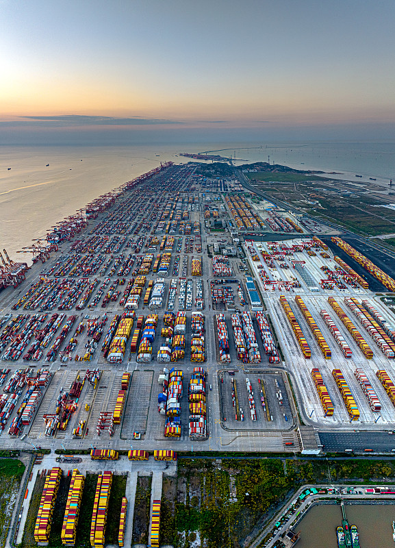 天津航空新开重庆至明斯克“客改货”包机航线