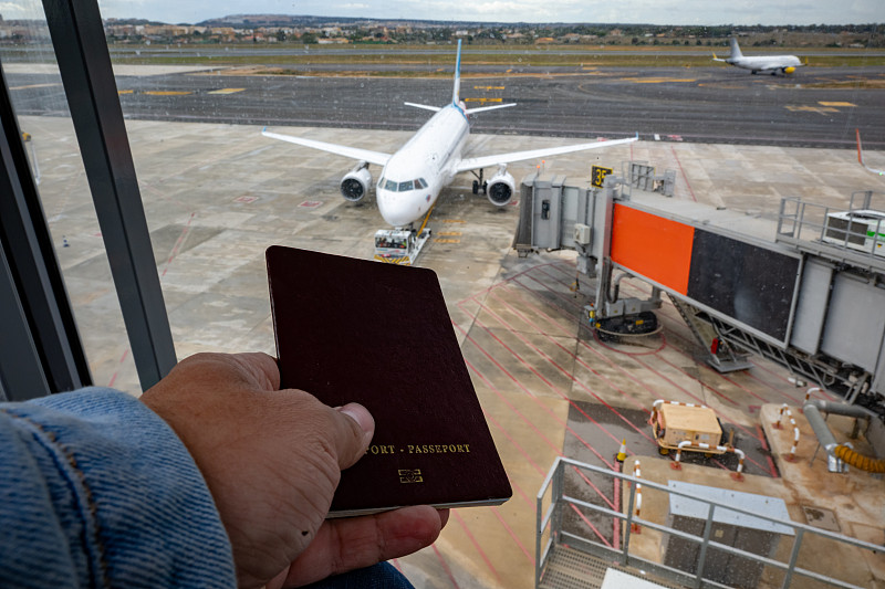 加拿大.劳埃德明斯特机场