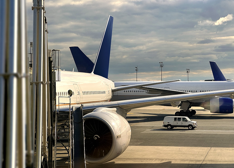 加拿大.布罗谢机场